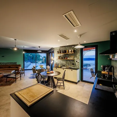 Willa Sea, Sun And Fun